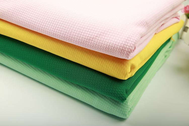 斜紋泡泡布針織面料 高檔裙子面料 彈力時(shí)尚童裝面料廠家現(xiàn)